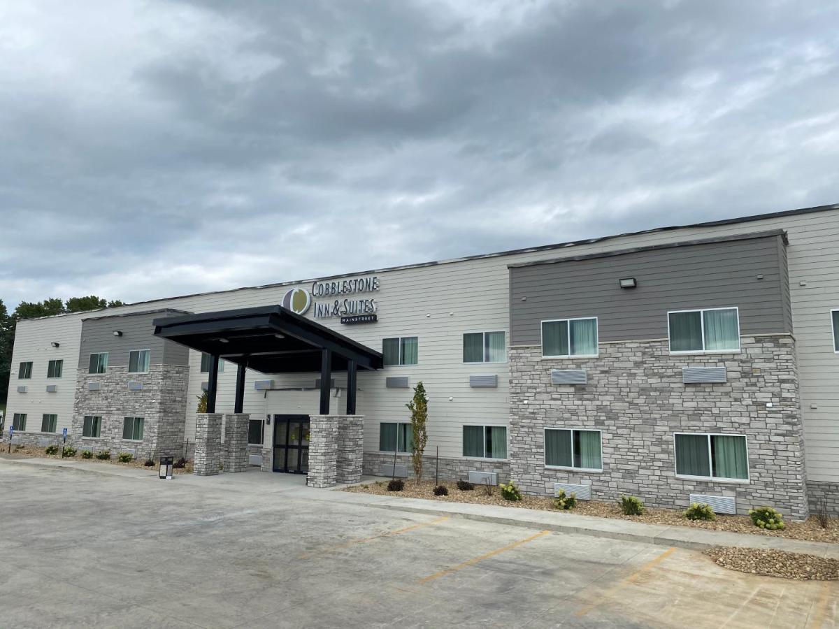 Cobblestone Inn & Suites - Forest City المظهر الخارجي الصورة