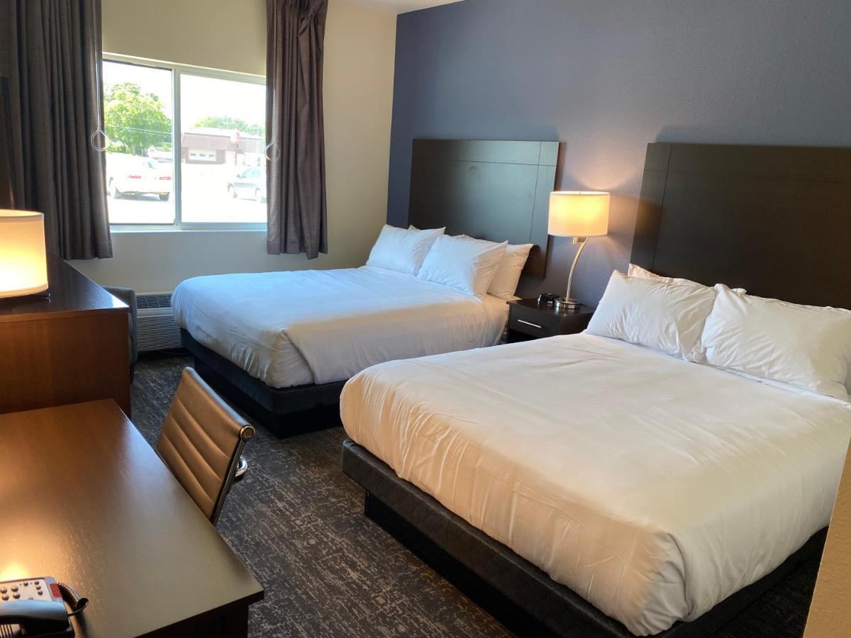 Cobblestone Inn & Suites - Forest City المظهر الخارجي الصورة