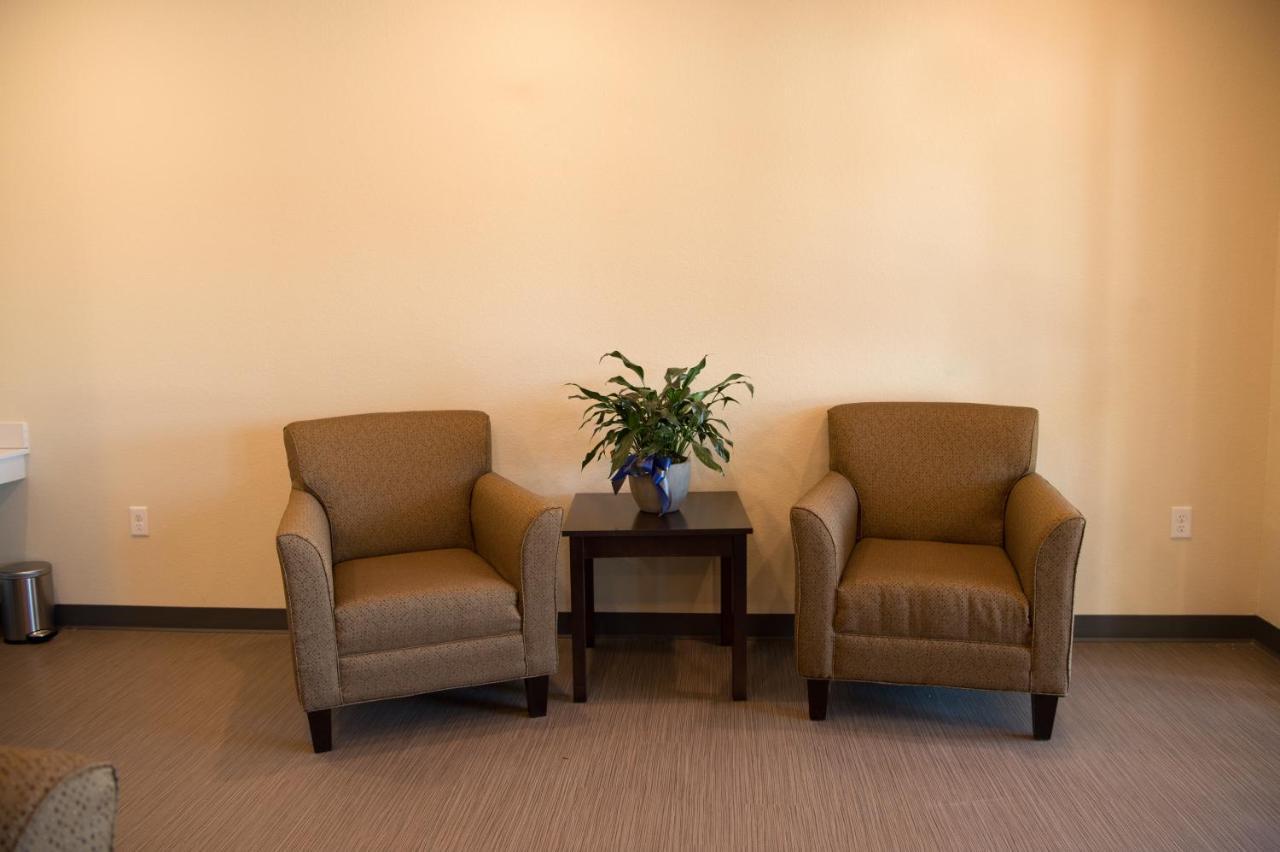 Cobblestone Inn & Suites - Forest City المظهر الخارجي الصورة
