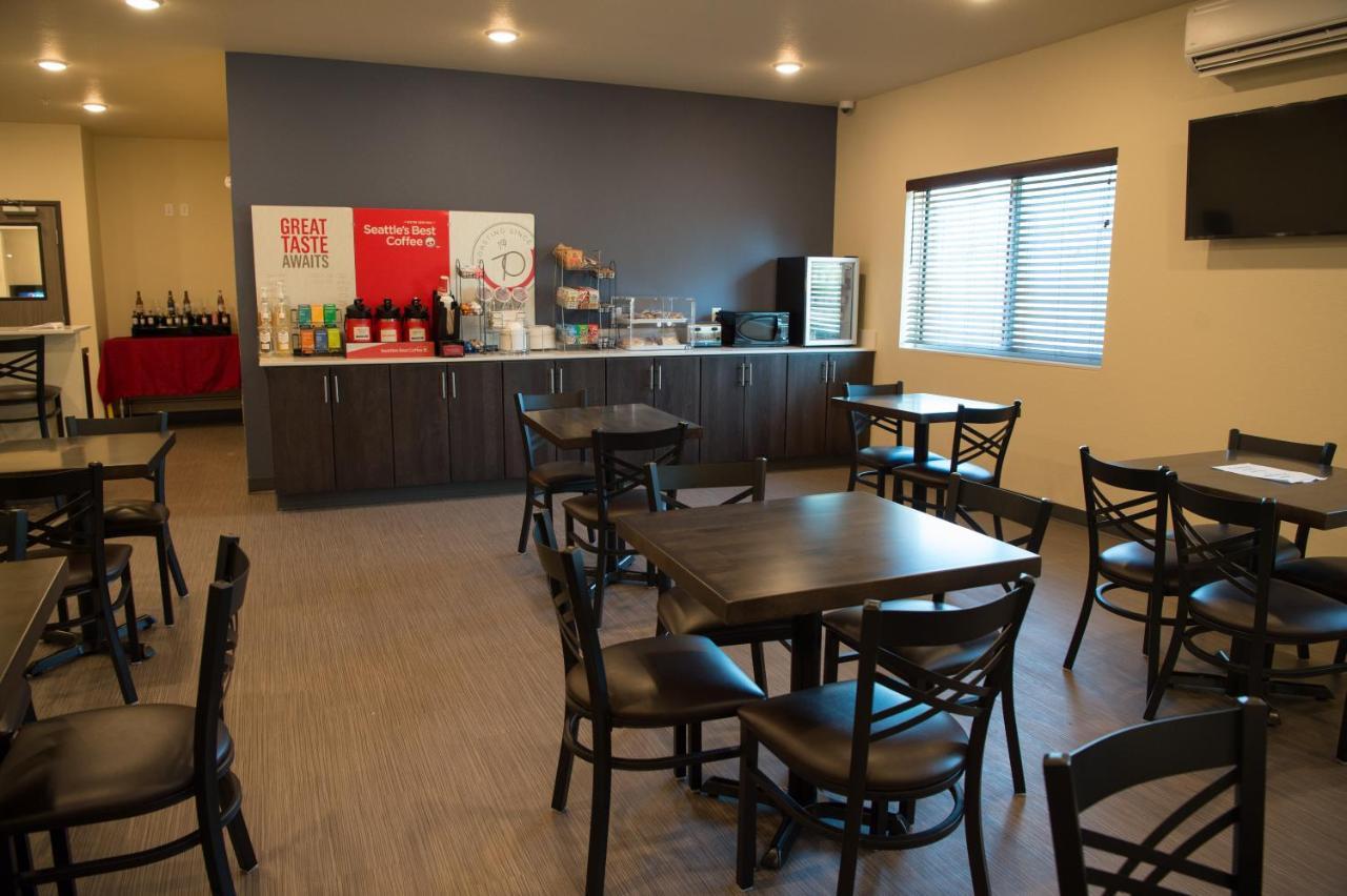 Cobblestone Inn & Suites - Forest City المظهر الخارجي الصورة