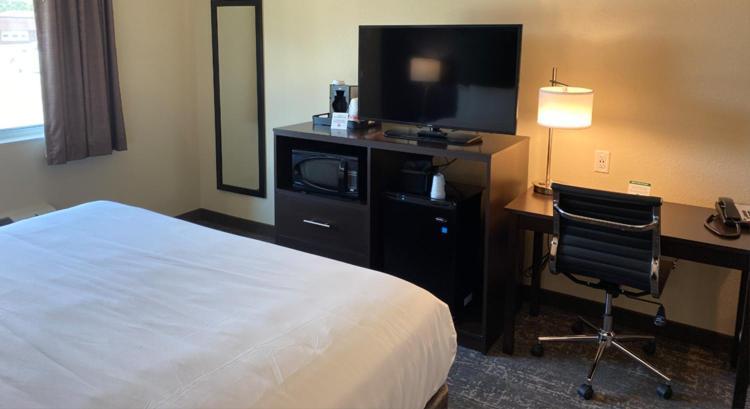 Cobblestone Inn & Suites - Forest City المظهر الخارجي الصورة